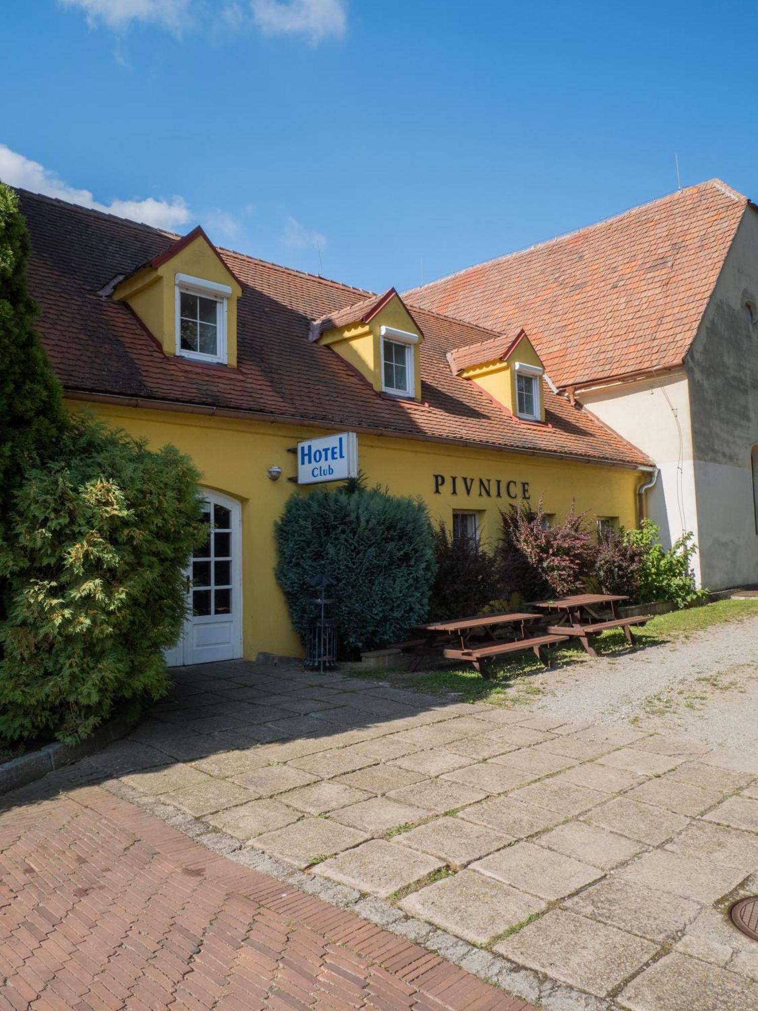 Hotel Club Vranovská Ves Exterior photo