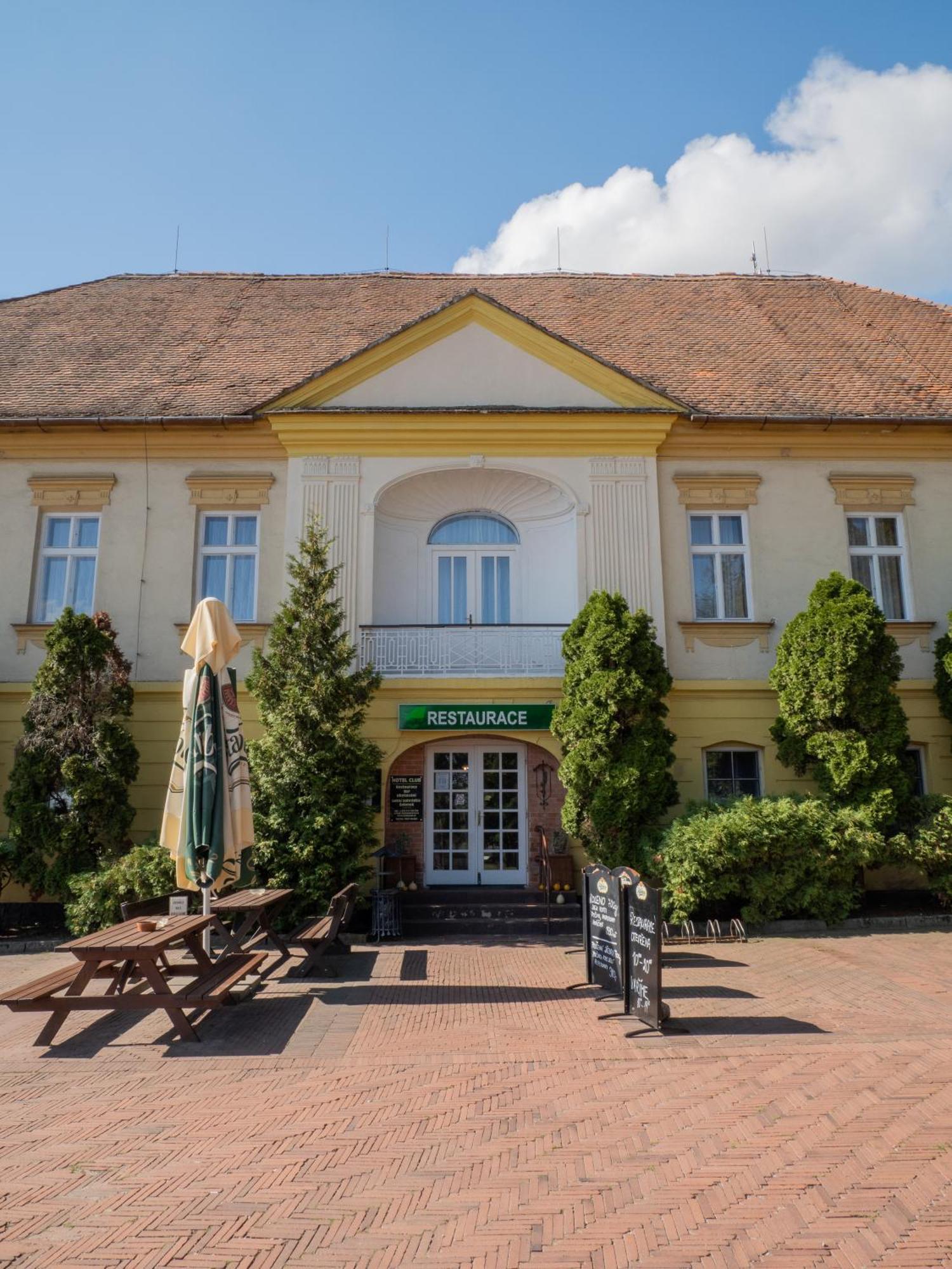 Hotel Club Vranovská Ves Exterior photo